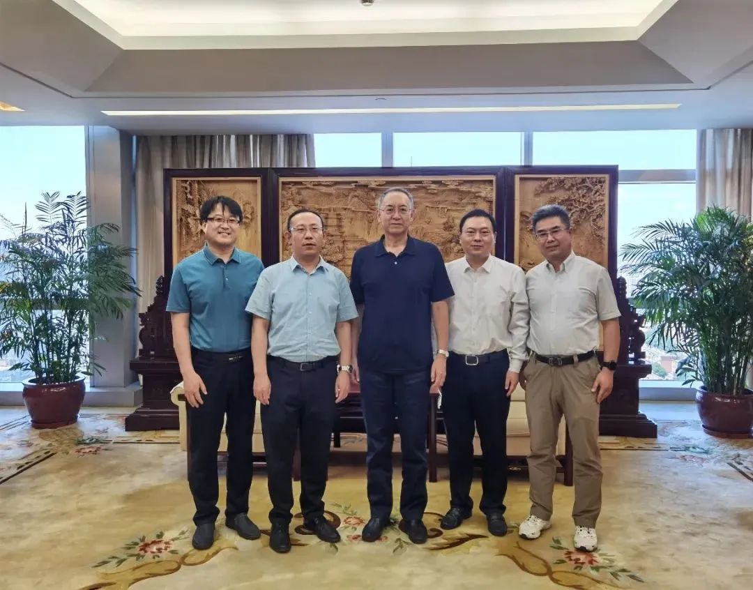 经济学系领导班子拜访国家金融监督管理总局副局长曹宇